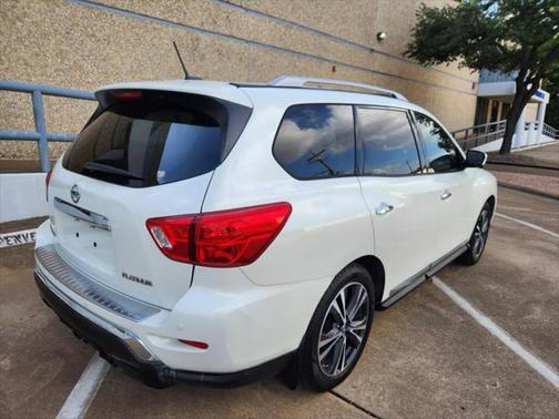 2017 Nissan Pathfinder Platinum