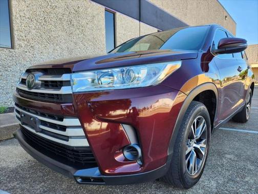 2019 Toyota Highlander LE I4