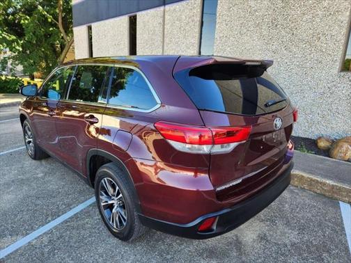 2019 Toyota Highlander LE I4