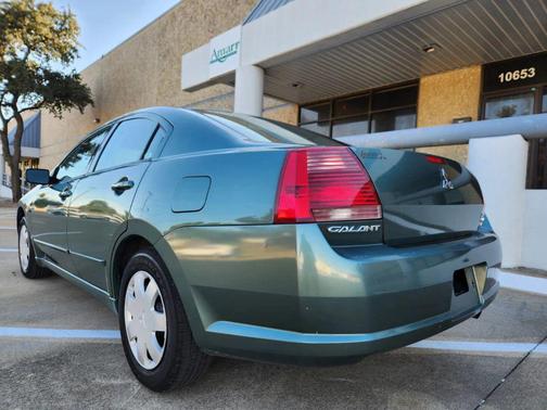 2004 Mitsubishi Galant Base