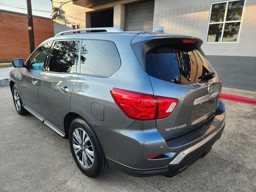 2020 Nissan Pathfinder SL 2WD