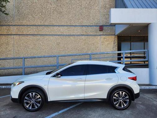 2018 INFINITI QX30 Premium