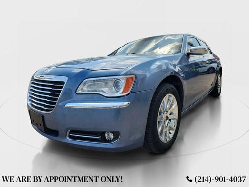 Brilliant Black Crystal Pearlcoat 2011 Chrysler 300 Limited