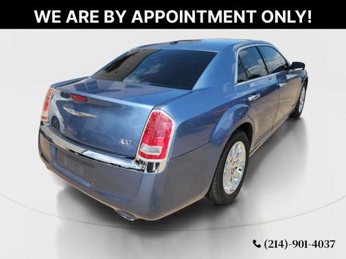 Brilliant Black Crystal Pearlcoat 2011 Chrysler 300 Limited