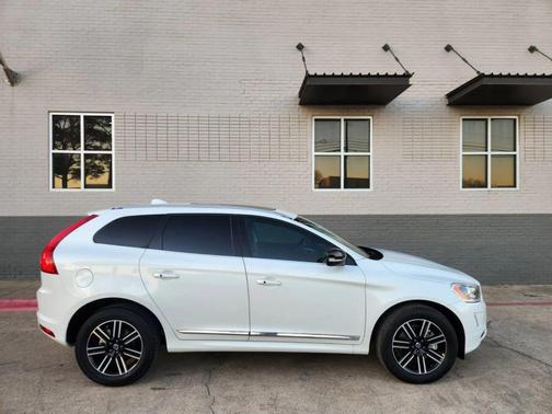 2017 Volvo XC60 T5 Dynamic