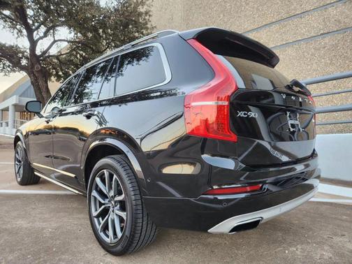 2019 Volvo XC90 T6 Momentum