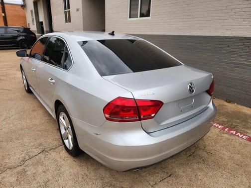 2012 Volkswagen Passat 2.5 SE