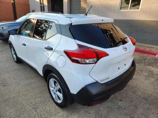 2018 Nissan Kicks S