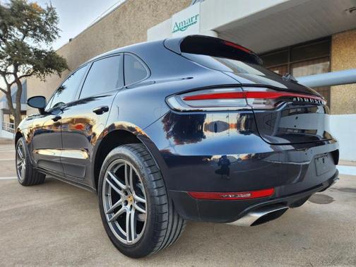 2019 Porsche Macan Sport Utility 4D