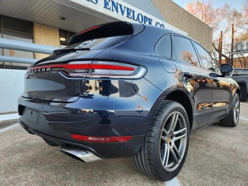 2019 Porsche Macan Sport Utility 4D