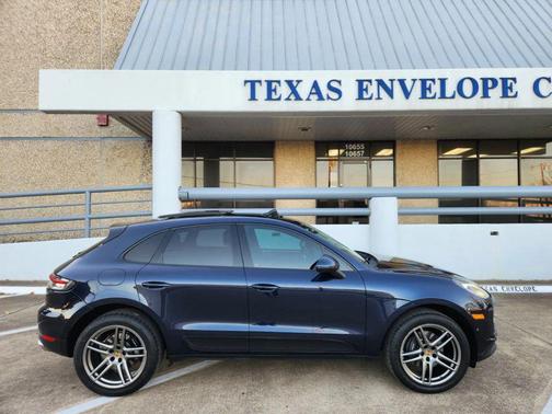 2019 Porsche Macan Sport Utility 4D