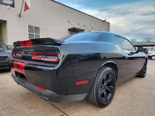 2015 Dodge Challenger SXT
