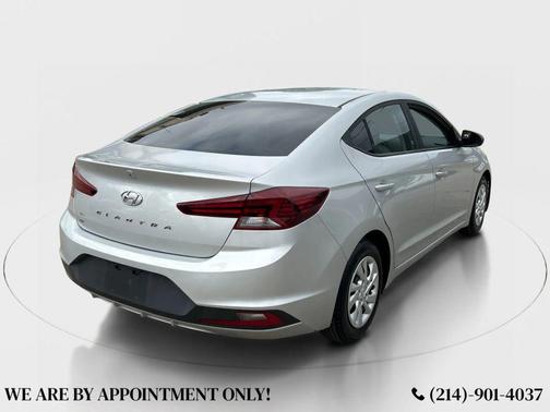 2019 Hyundai ELANTRA SE