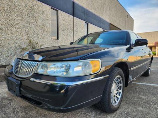 2001 Lincoln Town Car Signature