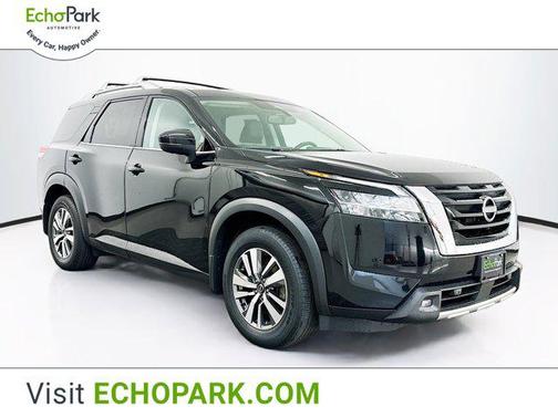 2022 Nissan Pathfinder SL 4WD