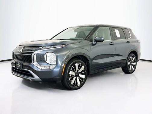 Graphite Gray 2025 Mitsubishi Outlander SE S-AWC