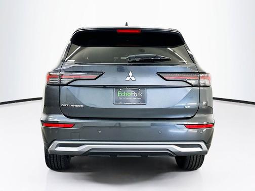 Graphite Gray 2025 Mitsubishi Outlander SE S-AWC