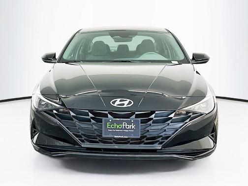 Onyx Black 2023 Hyundai ELANTRA SE