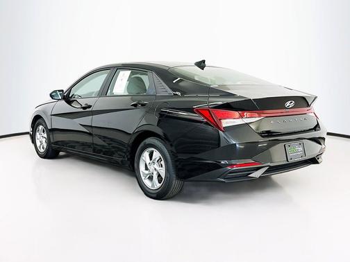 Onyx Black 2023 Hyundai ELANTRA SE