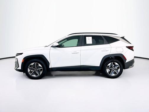 Serenity White Pearl 2025 Hyundai TUCSON SEL