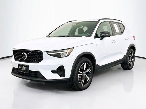 2024 Volvo XC40 B5 Core Bright Theme