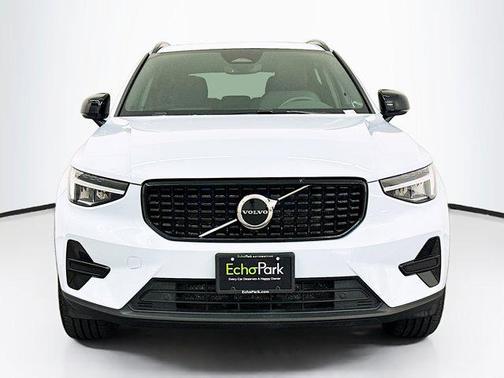 2024 Volvo XC40 B5 Core Bright Theme