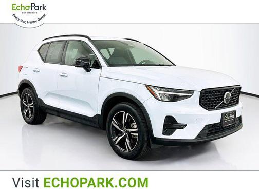 2024 Volvo XC40 B5 Core Bright Theme