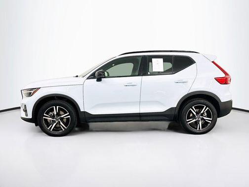 2024 Volvo XC40 B5 Core Bright Theme