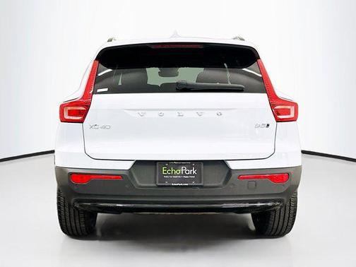 2024 Volvo XC40 B5 Core Bright Theme