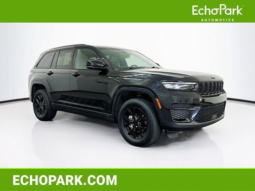 Diamond Black Crystal Pearlcoat 2025 Jeep Grand Cherokee Altitude