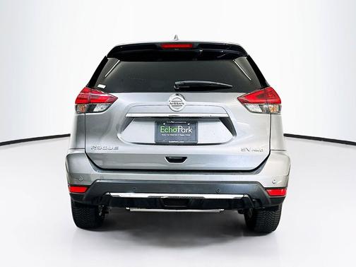 Gun Metallic 2019 Nissan Rogue SV