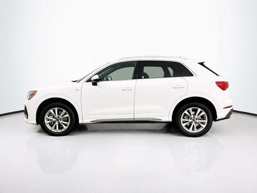 2023 Audi Q3 S line Premium