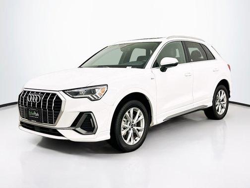 2023 Audi Q3 S line Premium