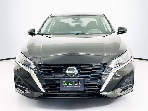 Super Black 2023 Nissan Altima 2.5 SV