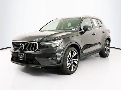 2025 Volvo XC40 B5 Plus Bright Theme