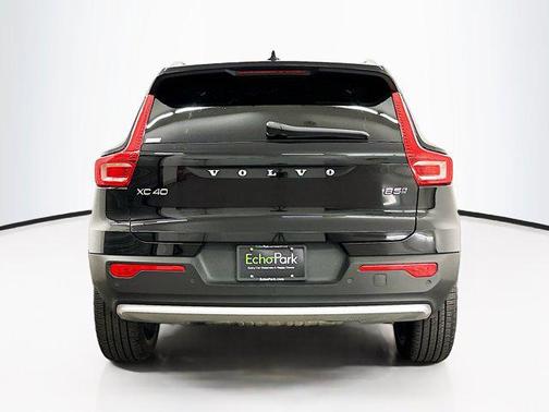 2025 Volvo XC40 B5 Plus Bright Theme