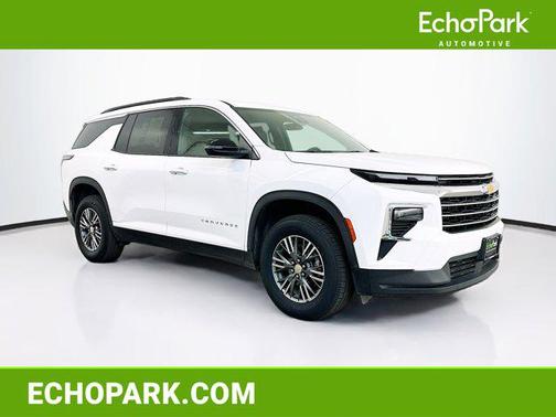 Summit White 2025 Chevrolet Traverse LT