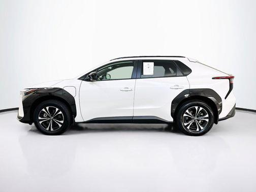 Wind Chill Pearl 2024 Toyota bZ4X XLE
