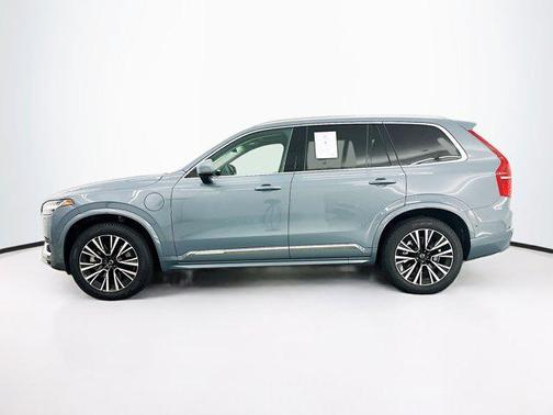 2023 Volvo XC90 Recharge Plug-In Hybrid T8 Plus Bright Theme 7-Seater