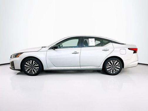 Brilliant Silver Metallic 2025 Nissan Altima SV FWD