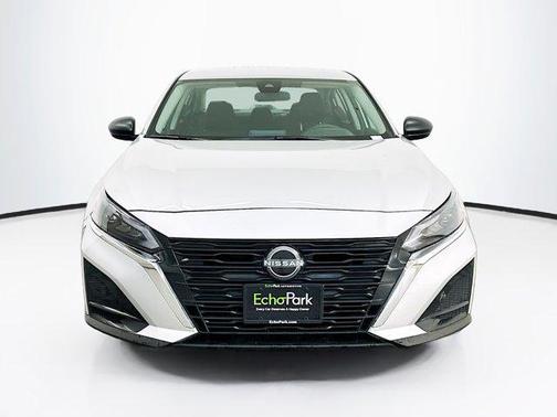Brilliant Silver Metallic 2025 Nissan Altima SV FWD