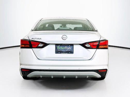 Brilliant Silver Metallic 2025 Nissan Altima SV FWD