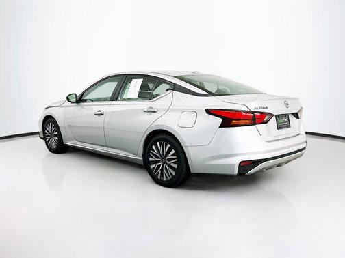 Brilliant Silver Metallic 2025 Nissan Altima SV FWD