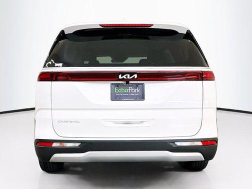 2023 Kia Carnival LX