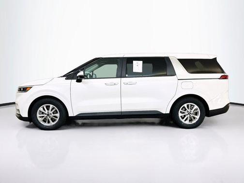 2023 Kia Carnival LX