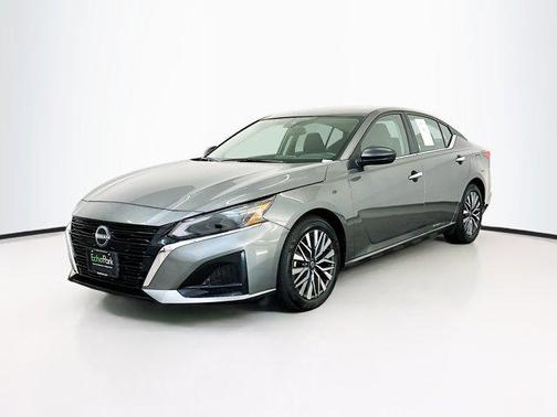 Gun Metallic 2025 Nissan Altima SV FWD