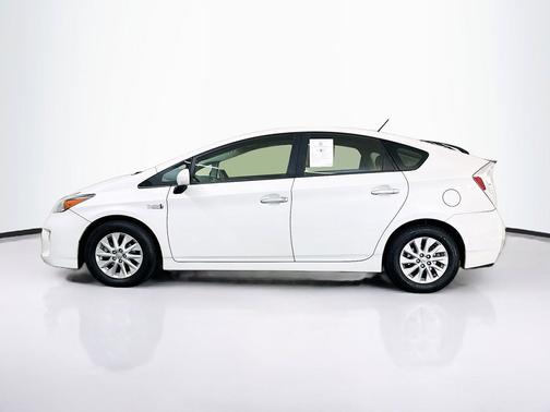 White 2014 Toyota Prius Plug-in Advanced