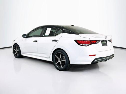 Aspen White TriCoat Pearl 2022 Nissan Sentra SR