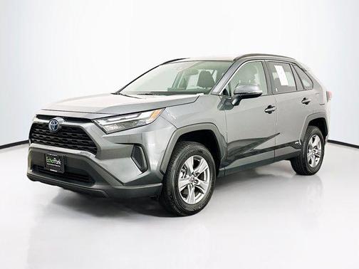 2022 Toyota RAV4 Hybrid XLE