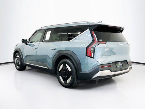 Iceberg Green 2024 Kia EV9 Wind